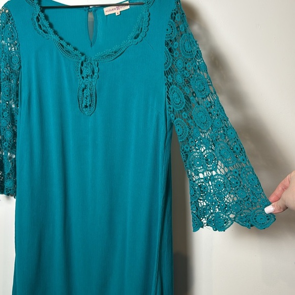 Altar’d State Women’s Blue Lace Sleeve Lightweight Shift Dress size S - Picture 3 of 10